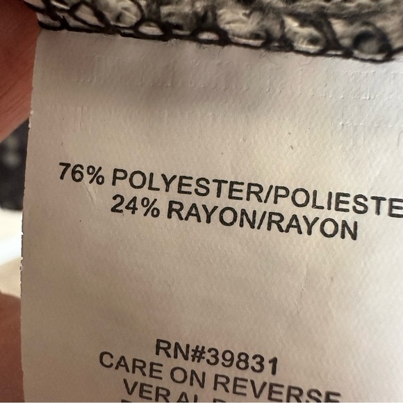 Jolt black and white long sleeve top with lace trim women’s medium - Picture 4 of 6